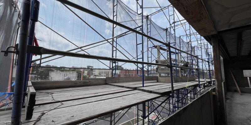 Pipescaffold construction side